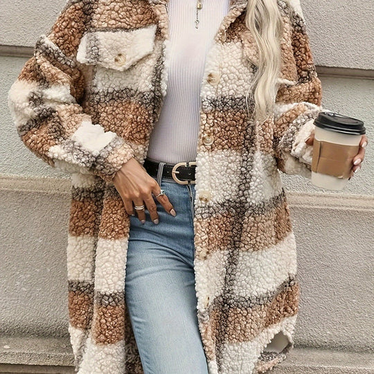 EB | Karierter Knopfjacke mit Fuzzy Muster