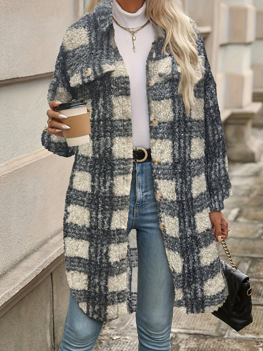 EB | Karierter Knopfjacke mit Fuzzy Muster