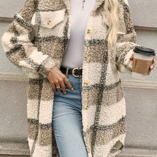 EB | Karierter Knopfjacke mit Fuzzy Muster