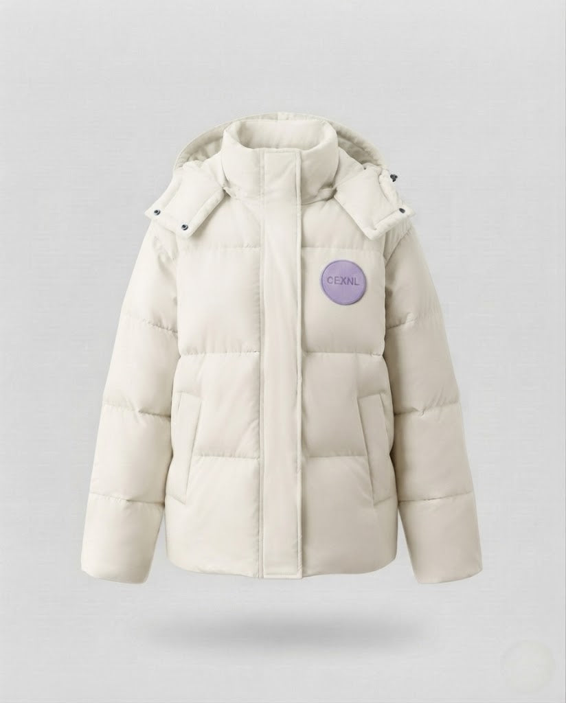 Damen nan oversized Kurz-Steppjacke mit hohem Stehkragen und dekorativer Patch-Applikation EB