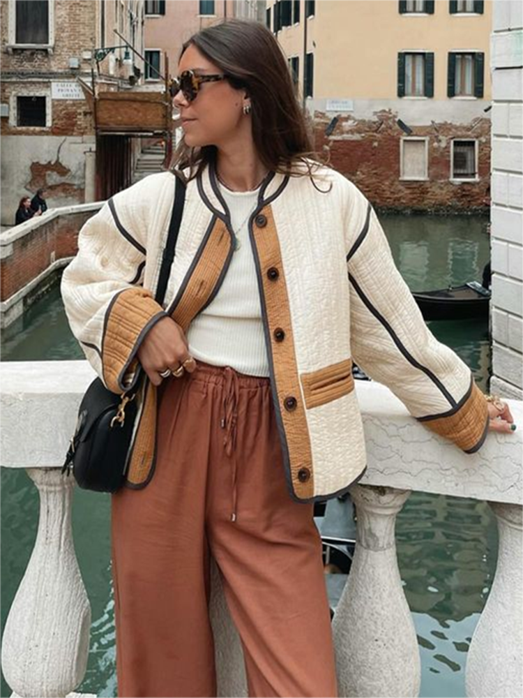 EB | Übergangs-Damenjacke mit Knopfdetails
