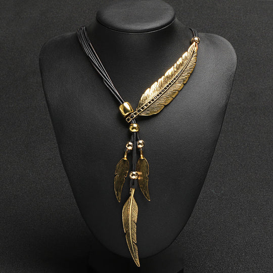 EB | Goldene Feder Halskette Im Boho Stil
