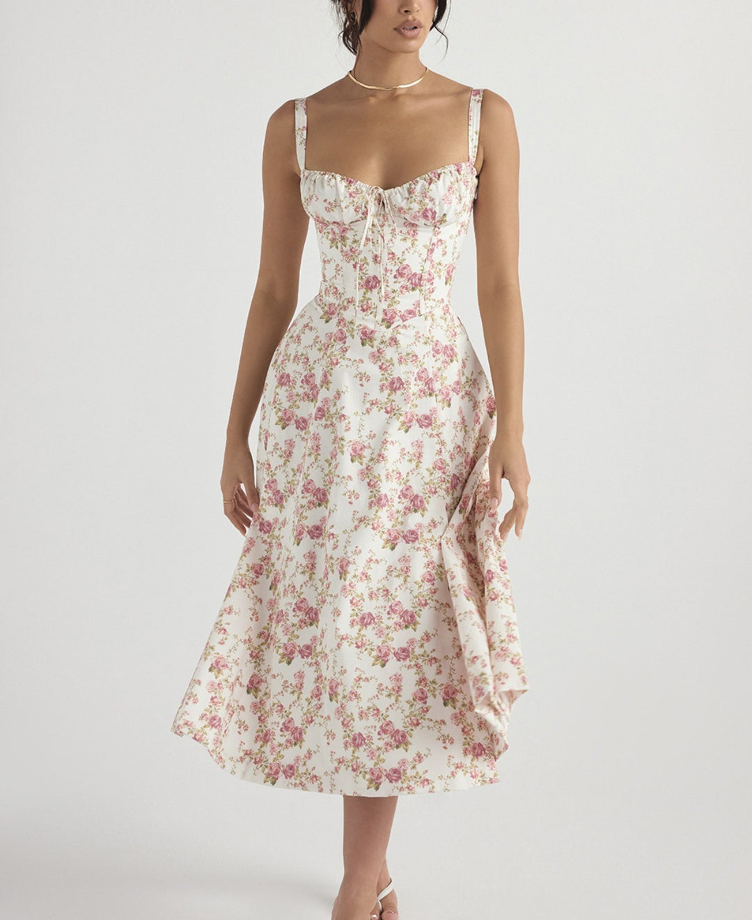EB | Floraler Strapsrock mit Schnürsenkeln und Neckholder mit hohem Schlitz