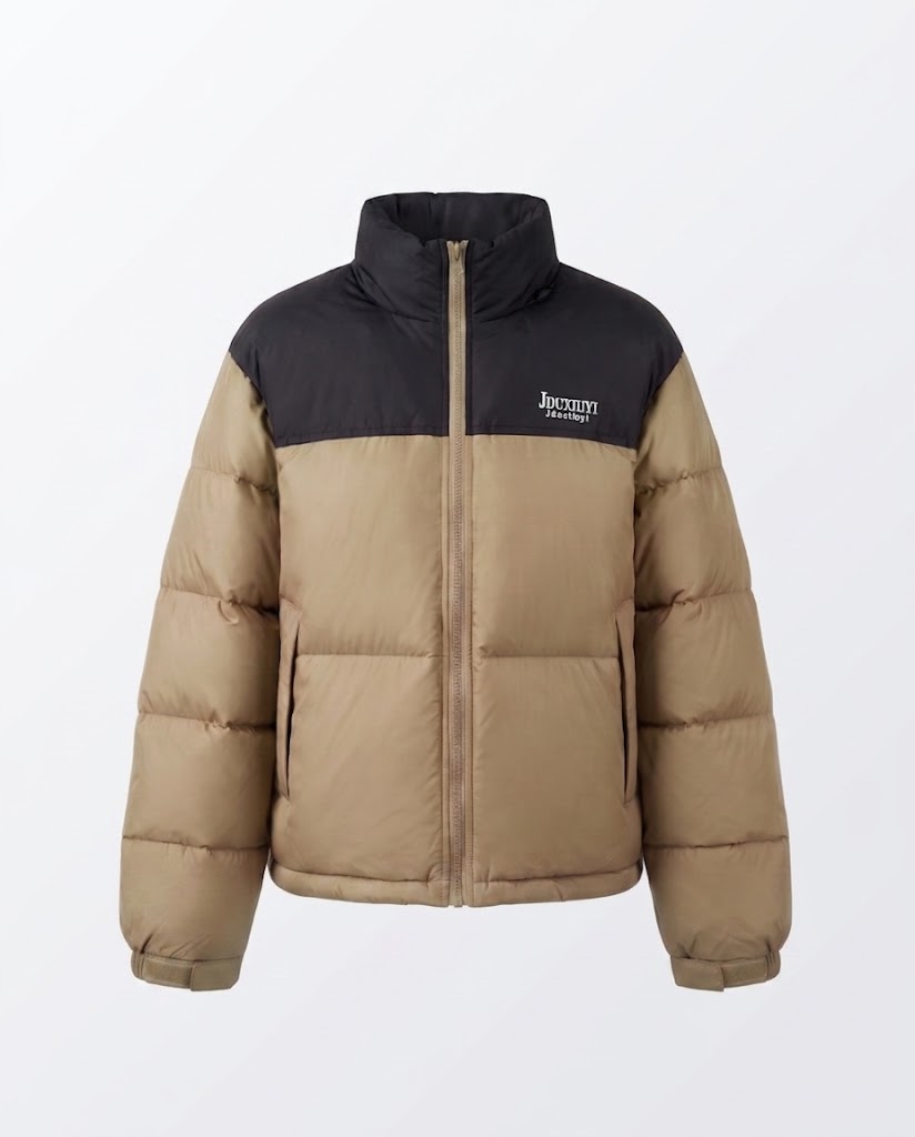 Damen nan kurzer wattierter Pufferjacke mit hochschließendem Stehkragen und kontrastierter Schulterblende EB