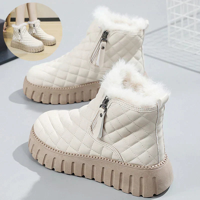 EB | Gepunktete Ankle Boots