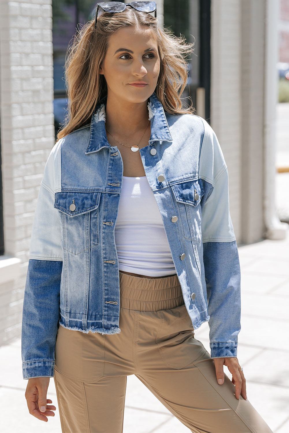EB | Denimjacke mit Patchwork und Fransigem Saum Herbst Frauen