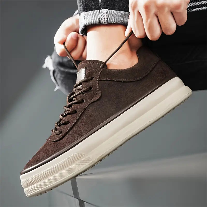 Low-Top Herrenschuhe EB