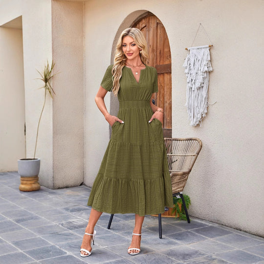 EB | Kleid mit V-Ausschnitt und plissierten Blasenärmeln