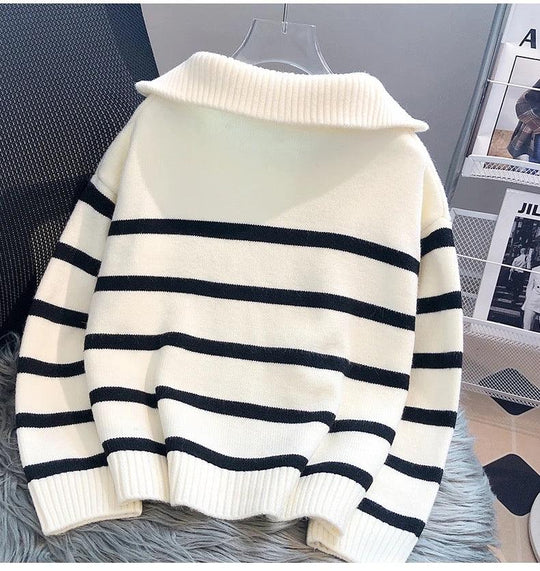 EB | Gestreifter Statement-Pullover mit Kräftigen Farbfeldern