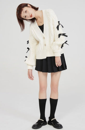 EB | Strickjacke mit Schleifendetails
