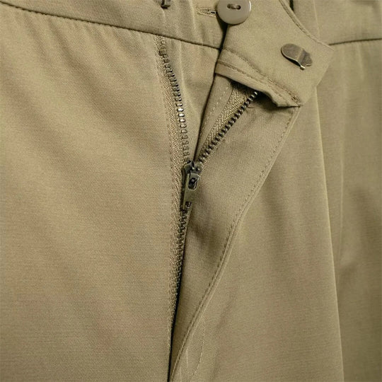 EB | Cargo-Jacke mit verstellbaren Trägern und Taschenakzenten