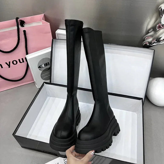 EB | Lange Schwarze Stiefelschuhe Für Komfort Und Stil