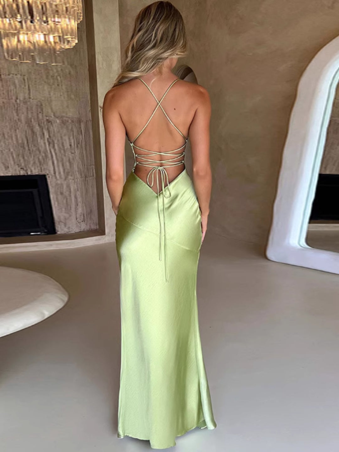 EB | Sexy Kleid mit V-Ausschnitt