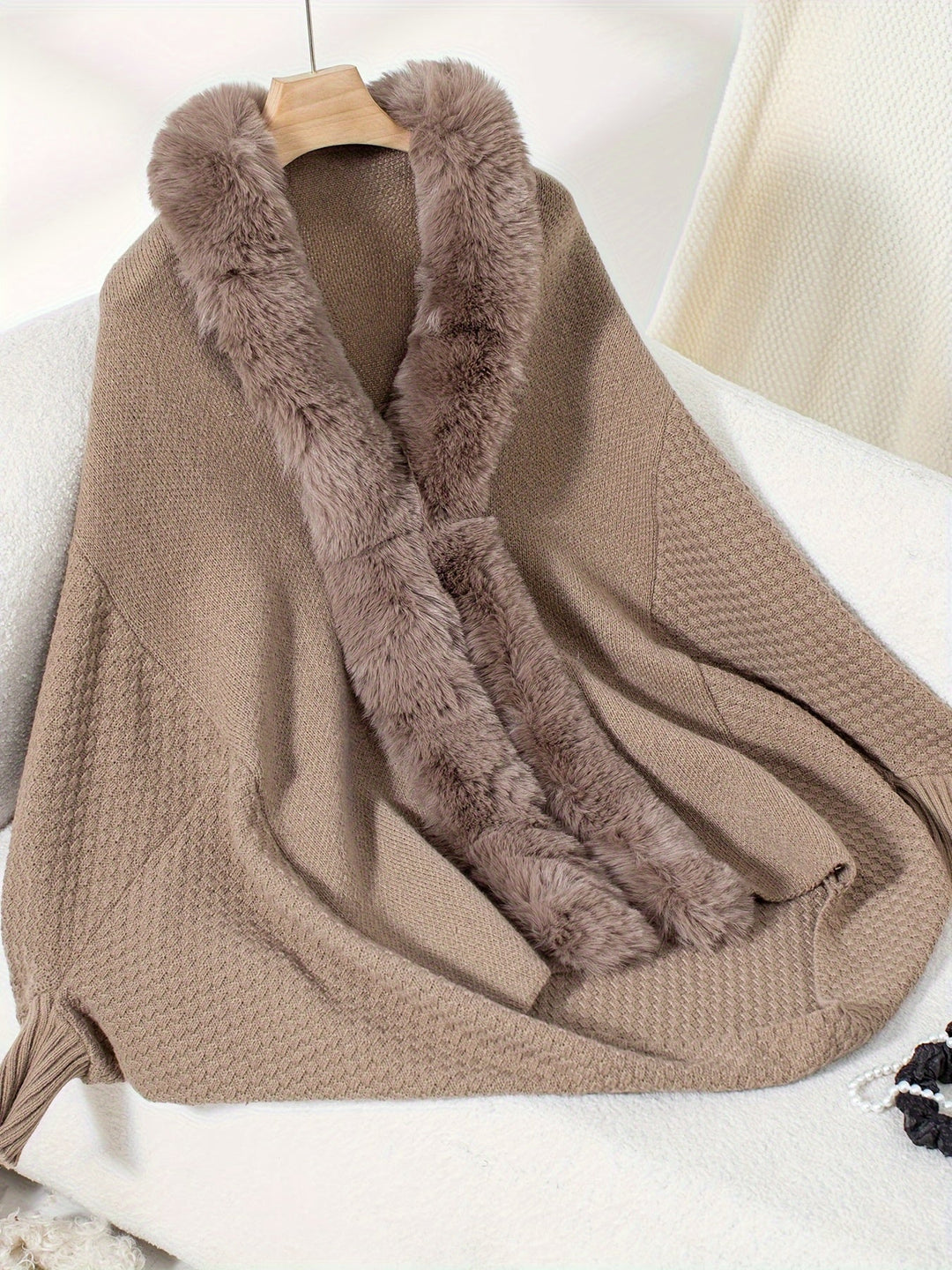 EB | Faux Fur Cardigan mit Schal Kragen Akryl Warm und Elegant