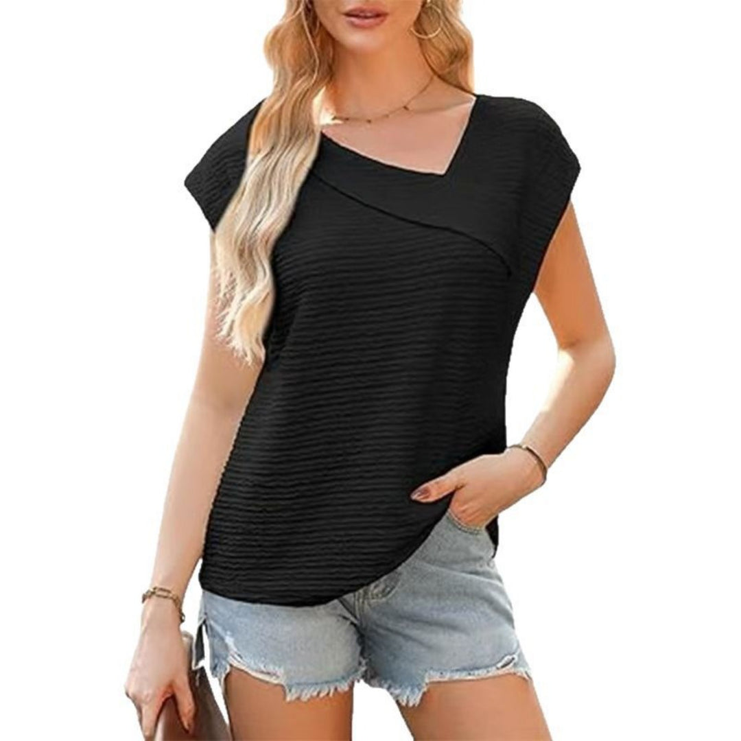 EB | T-Shirt mit schrägem Ausschnitt und kurzen Ärmeln