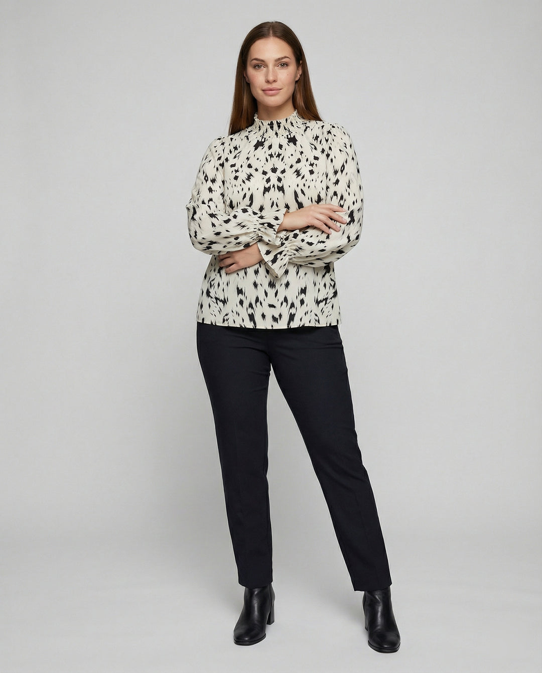 Damen elegante Bluse mit Rüschensaum und stilvollem Tiermuster EB