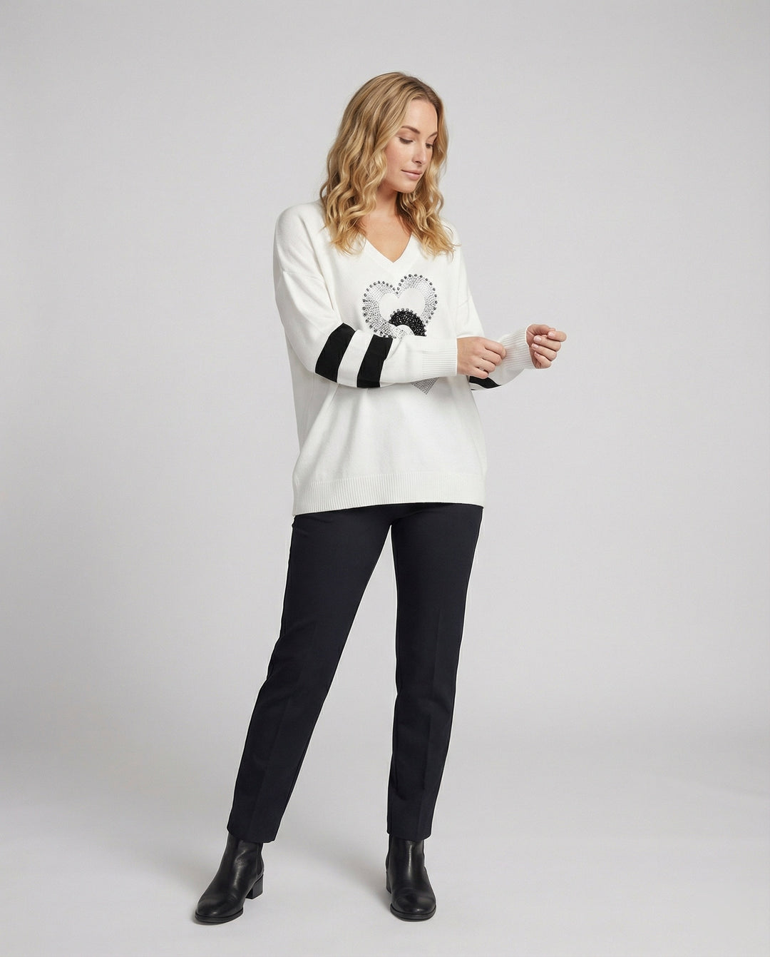 EB | Damenpullover mit Herzmuster & V-Ausschnitt
