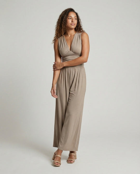 Damen Jumpsuit mit schickem V-Ausschnitt und weitem Bein EB