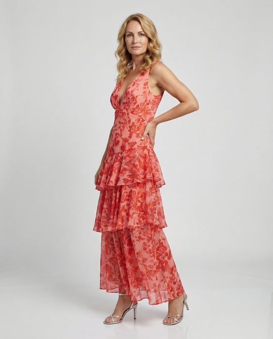 Maxikleid mit Rüschen und tiefem Ausschnitt