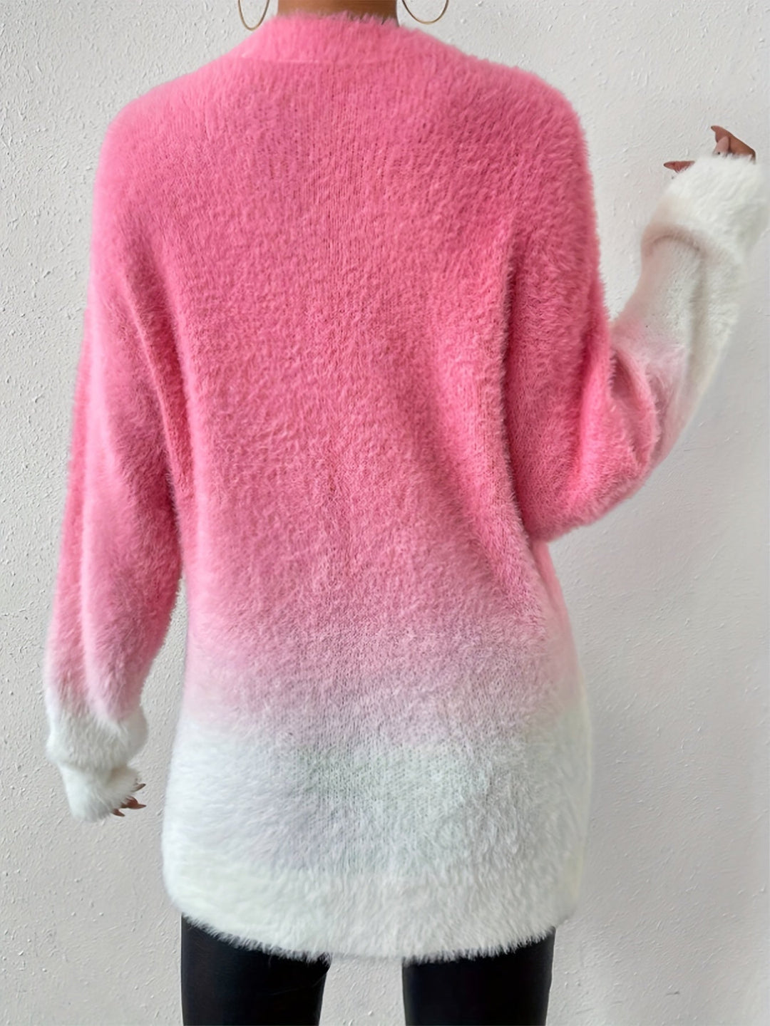EB | Graduierter Farbcrewneck Fuzzy Pullover