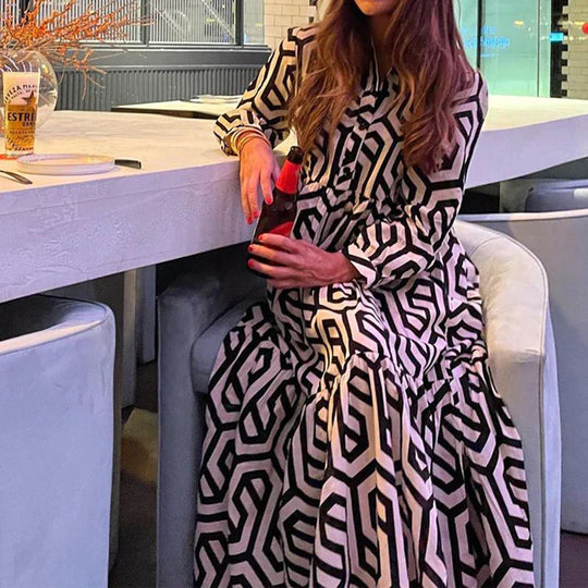 EB | Langärmliges Kleid Mit Geometrischem Muster