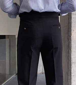 EB - Klassische Faltenhose mit Gürtelschlaufen