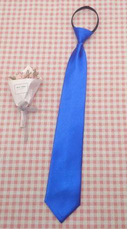 EB | Traditionelle Satinweste mit Krawatte und Einstecktuch Trachtenweste
