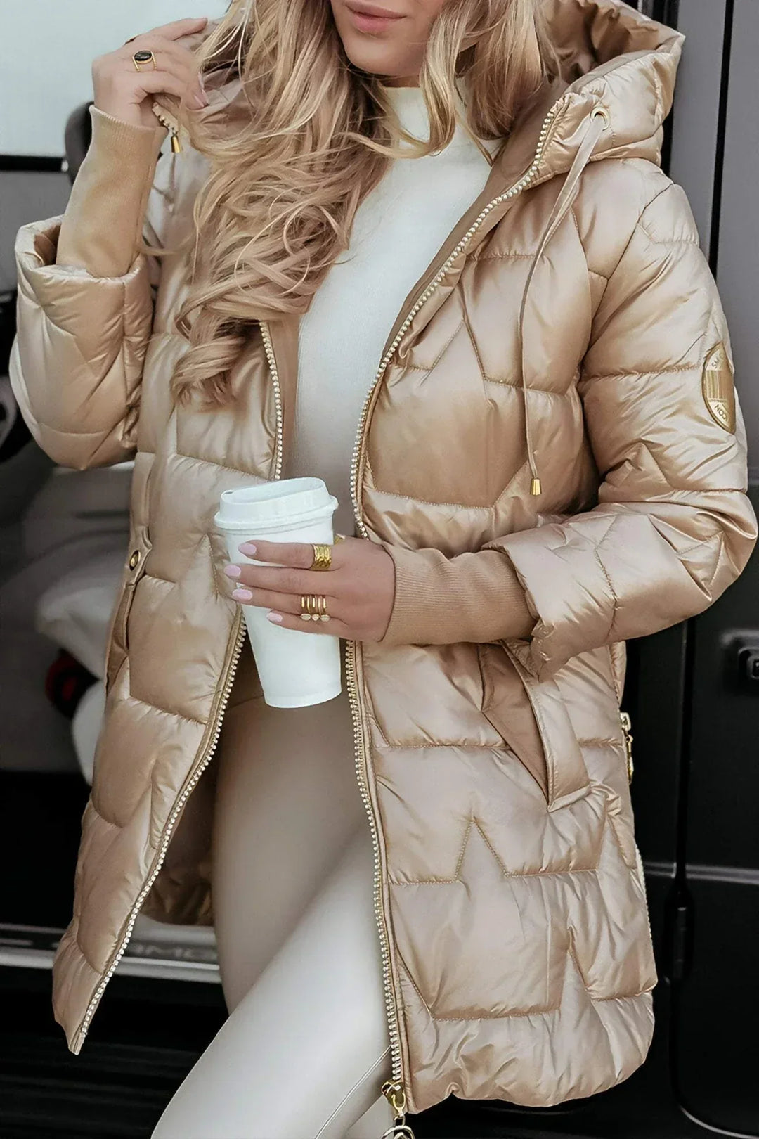 EB | Gepolsterte Jacke mit Kapuze