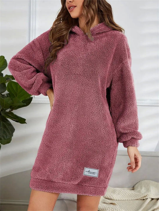 EB | Übergröße Teddy Sweatkleid mit Kapuze