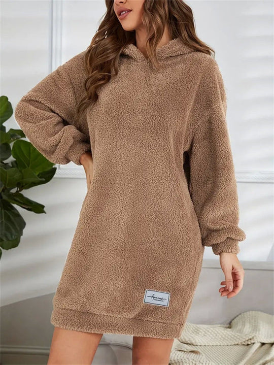 EB | Übergröße Teddy Sweatkleid mit Kapuze