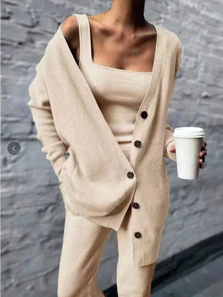 EB | Strickjacke Aus Wolle-Mischung Entspannte Passform Knöpfe und Taschen