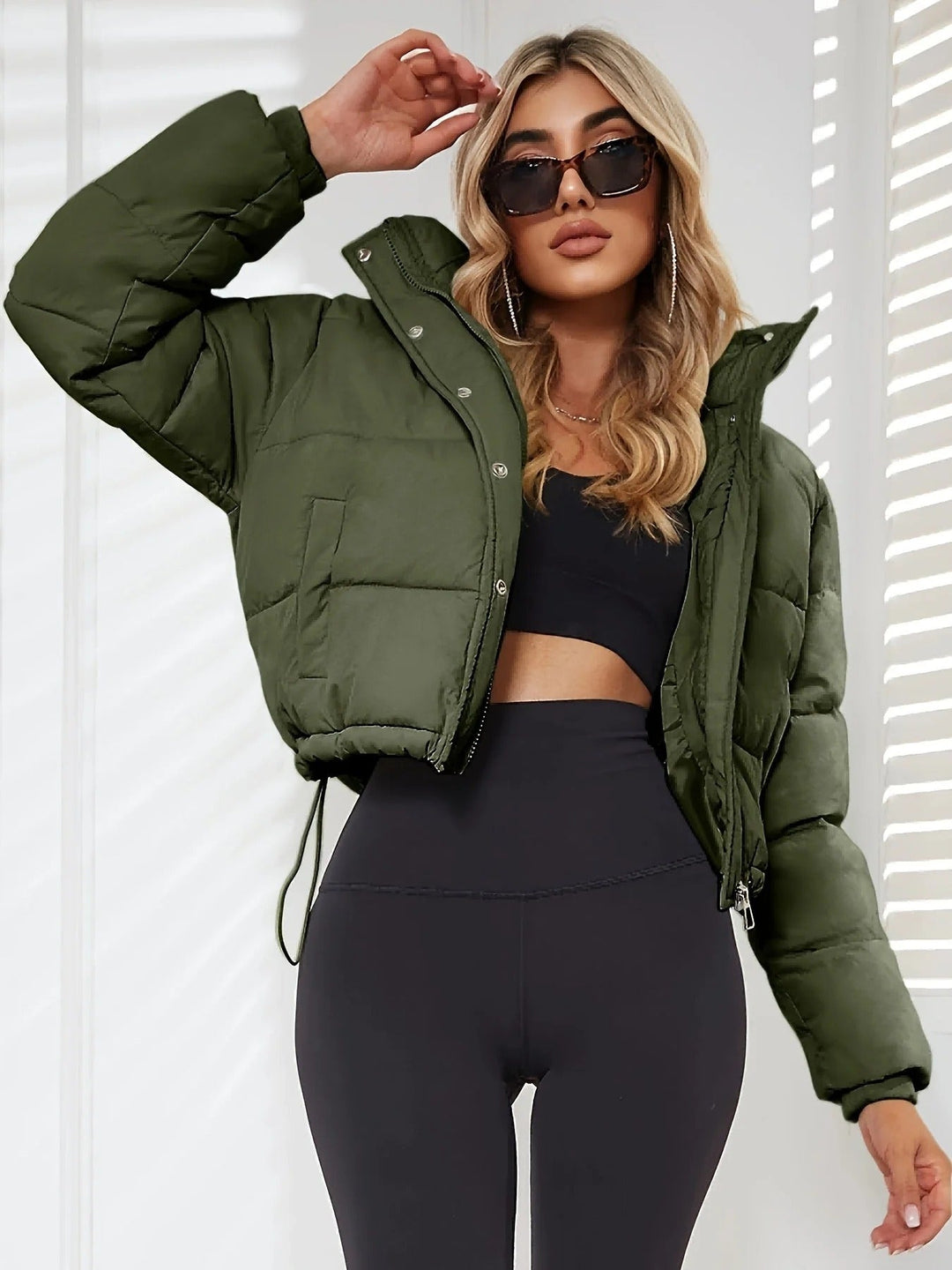 EB | Pufferjacke Cropped Oversized Fit Steppjacke mit Kapuze und Kordelzugsaum