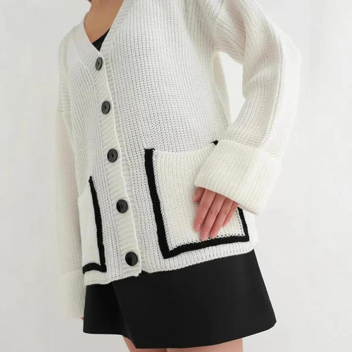 EB | Strickjacke Gestrickt Lockere Passform Tiefes V-Ausschnitt Paspelierte Taschen