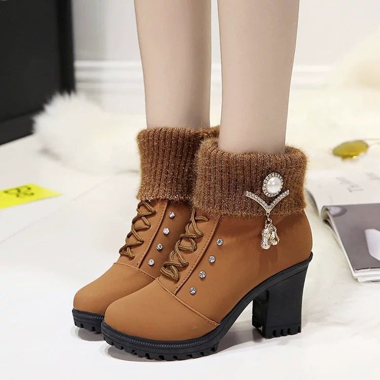 Damenstiefel mit Kristallen und Blockabsatz EB EB