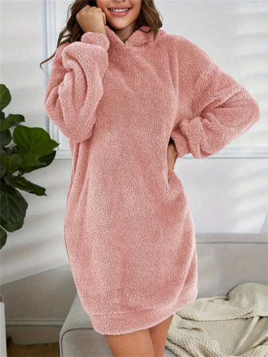 EB | Übergröße Teddy Sweatkleid mit Kapuze