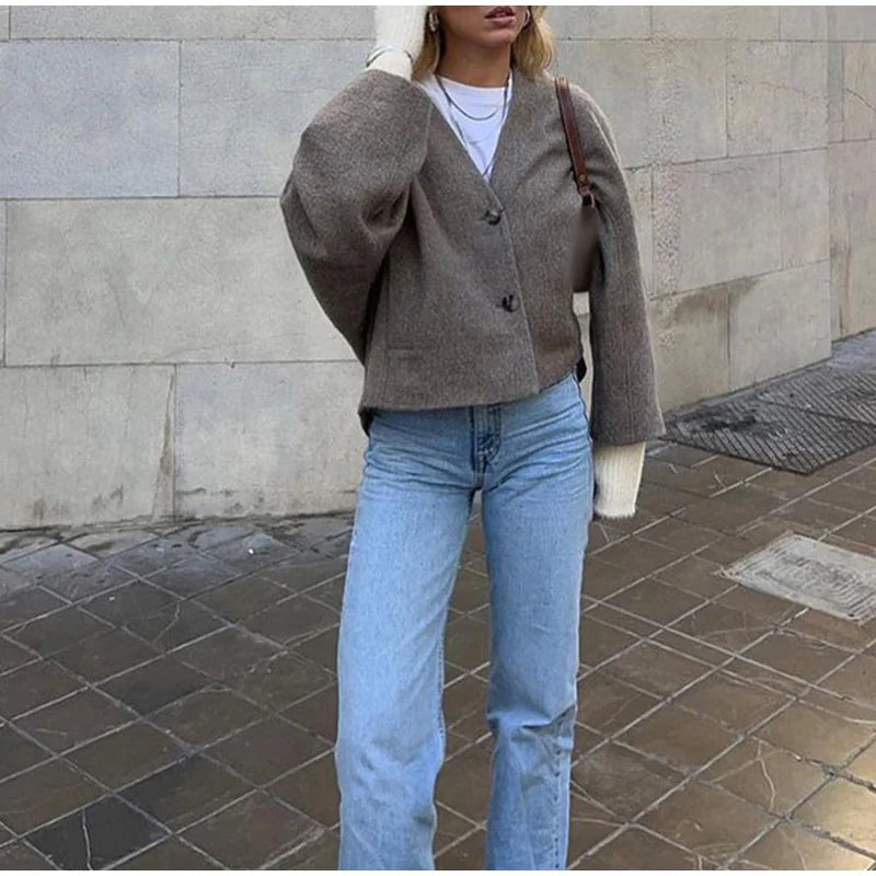 EB | Trendige Kurze Jacke Minimalistisches Design Elegant und Modern