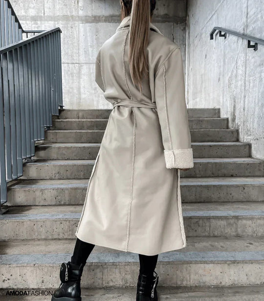 EB | Aus Leder und Fleece mit Schnürsenkeln