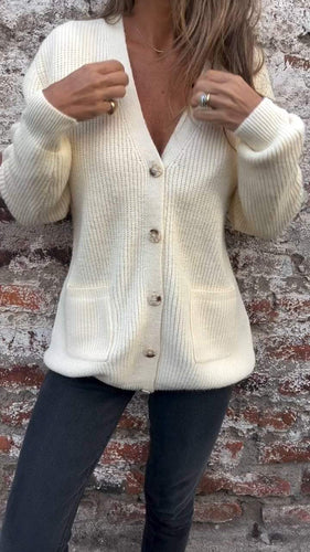 EB | Strickjacke mit Knöpfen Weicher Komfort Zeitloses Design