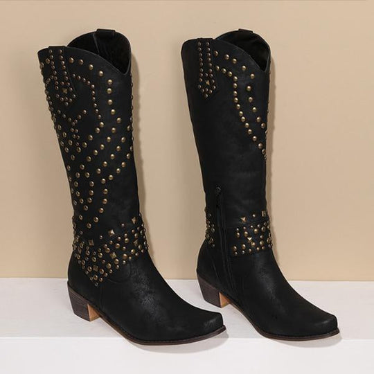 EB | Hohe Stiefel mit Metallnieten und Kobigem Absatz