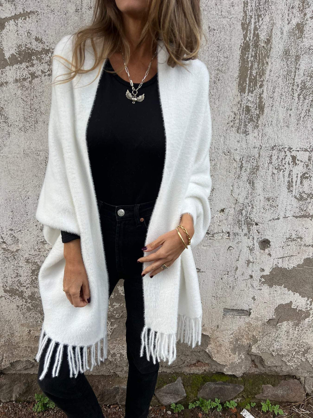 EB | Weiche Poncho mit Fransen Acrylmischung Perfekt für Herbst und Winter