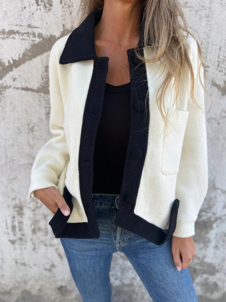 EB | Kontrastjacke mit Knöpfen Weich und Modern Zeitloses Design