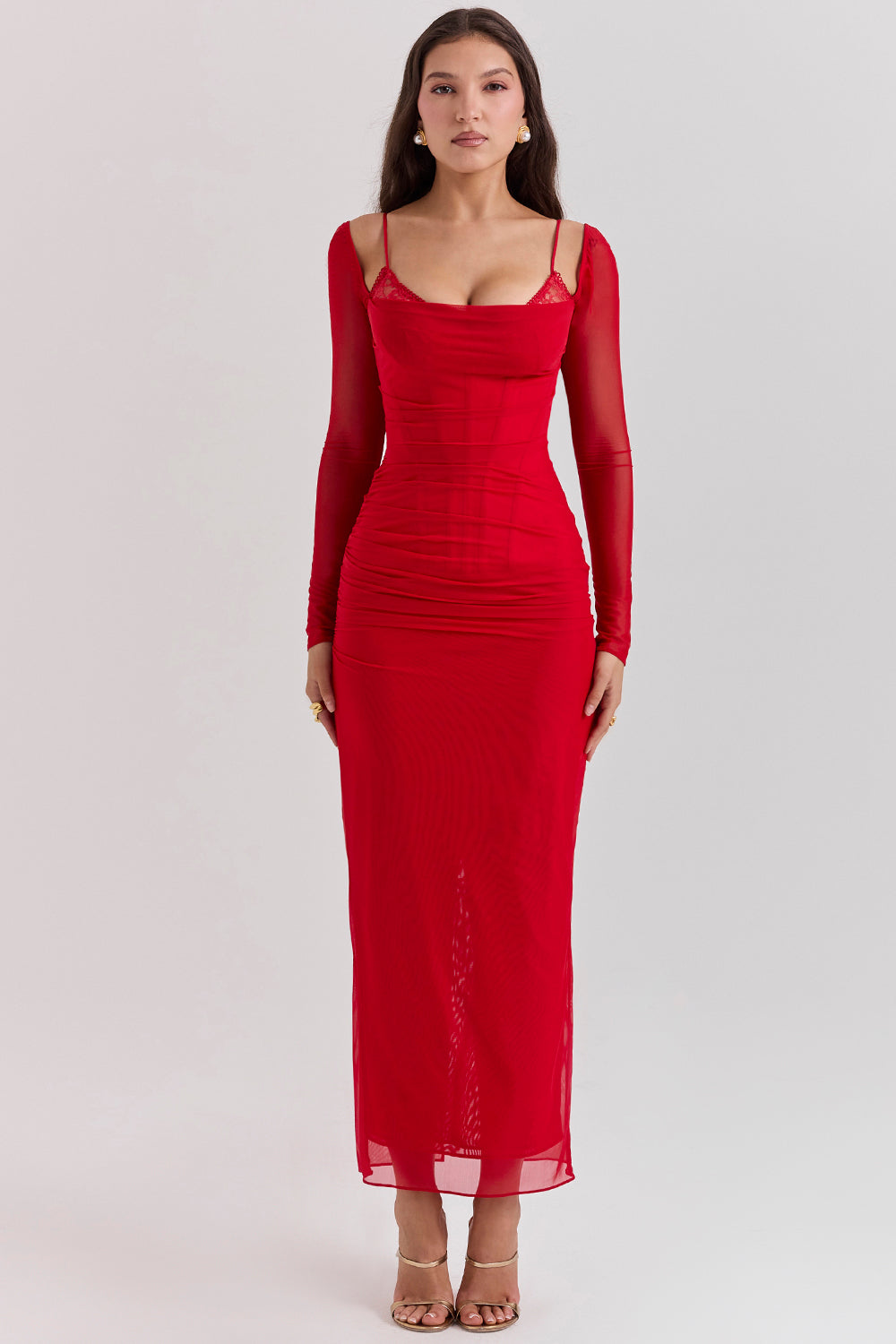 EB | Elegantes Maxikleid mit tiefem Ausschnitt und langen Ärmeln