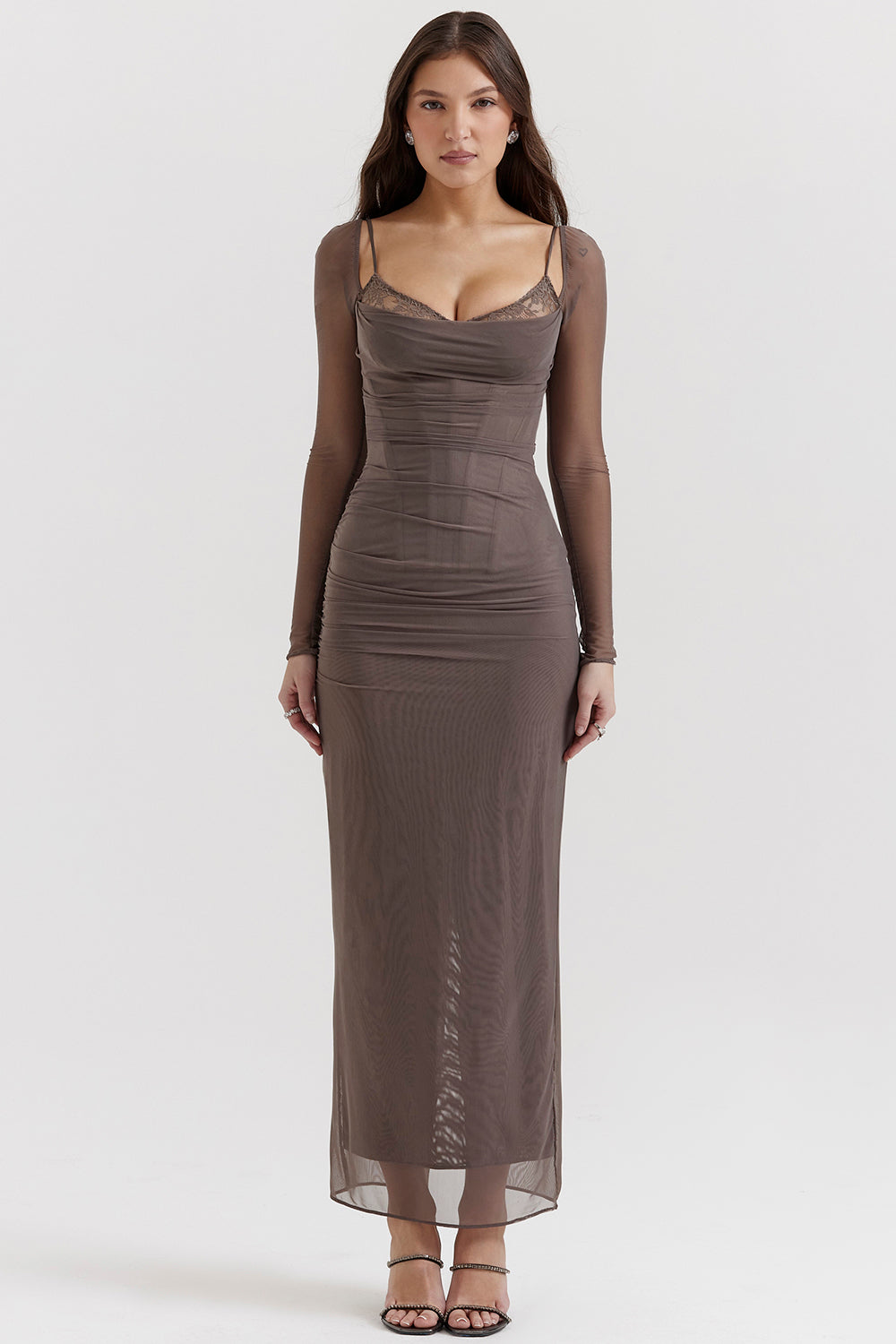 EB | Elegantes Maxikleid mit tiefem Ausschnitt und langen Ärmeln