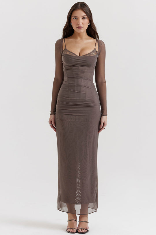 EB | Elegantes Maxikleid mit tiefem Ausschnitt und langen Ärmeln