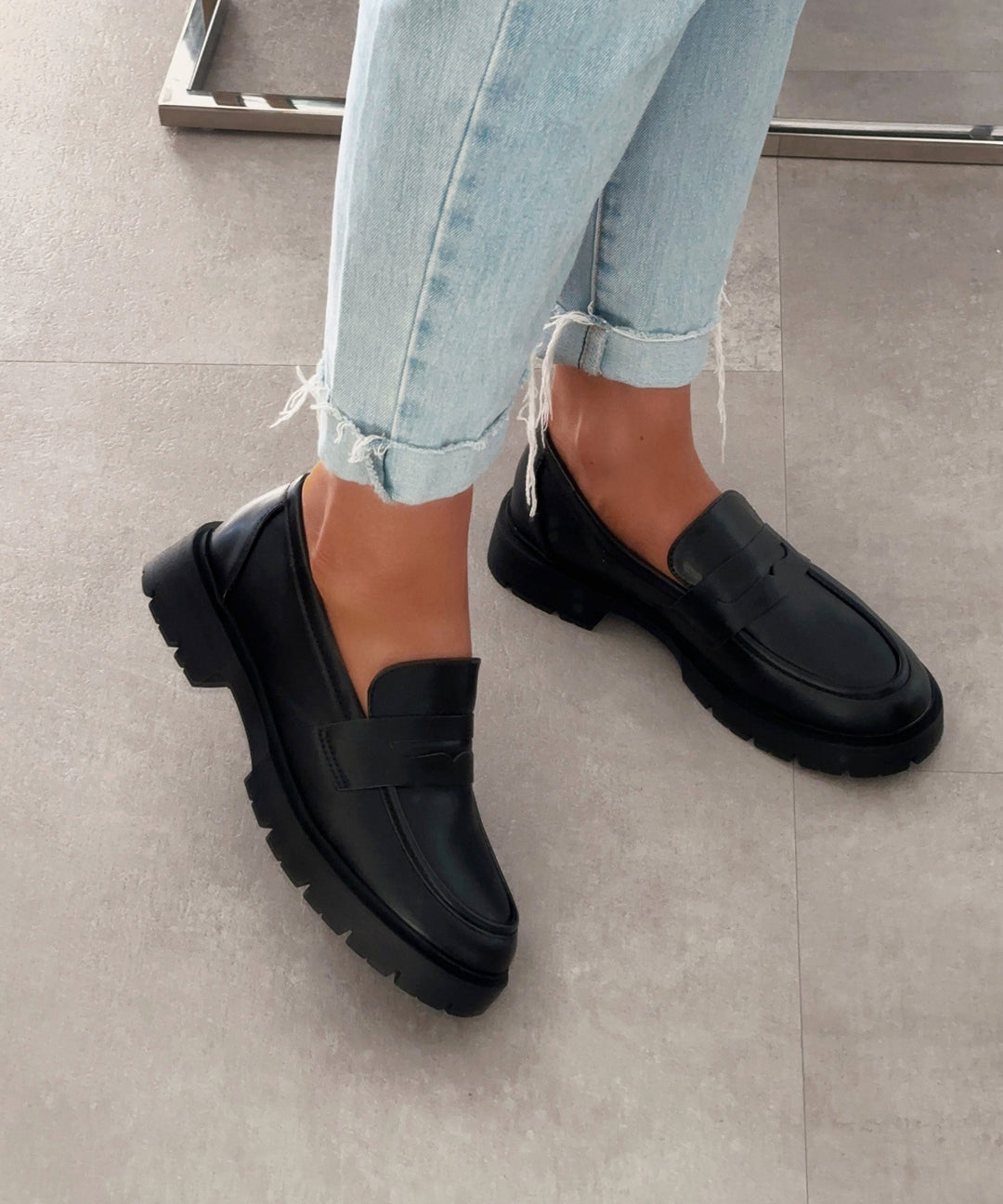 Schwarze Schuhe von Loisa | Vielseitiges Schuhwerk für jeden Anlass EB