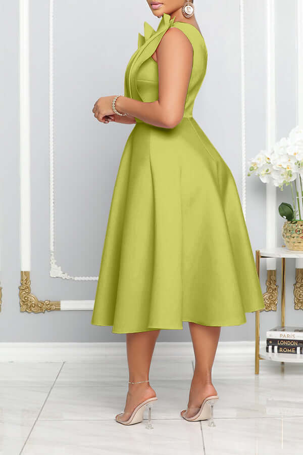 EB | One Shoulder Midi Kleid Elegante A-Linie Passform Skulpturierte Details Festliche Kleidung