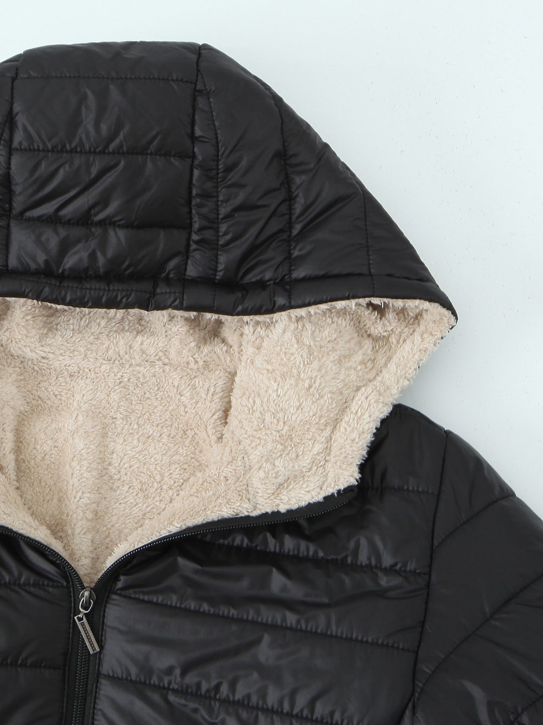 EB | Gefütterte Damen Kapuzenjacke In Einfarbigem Design