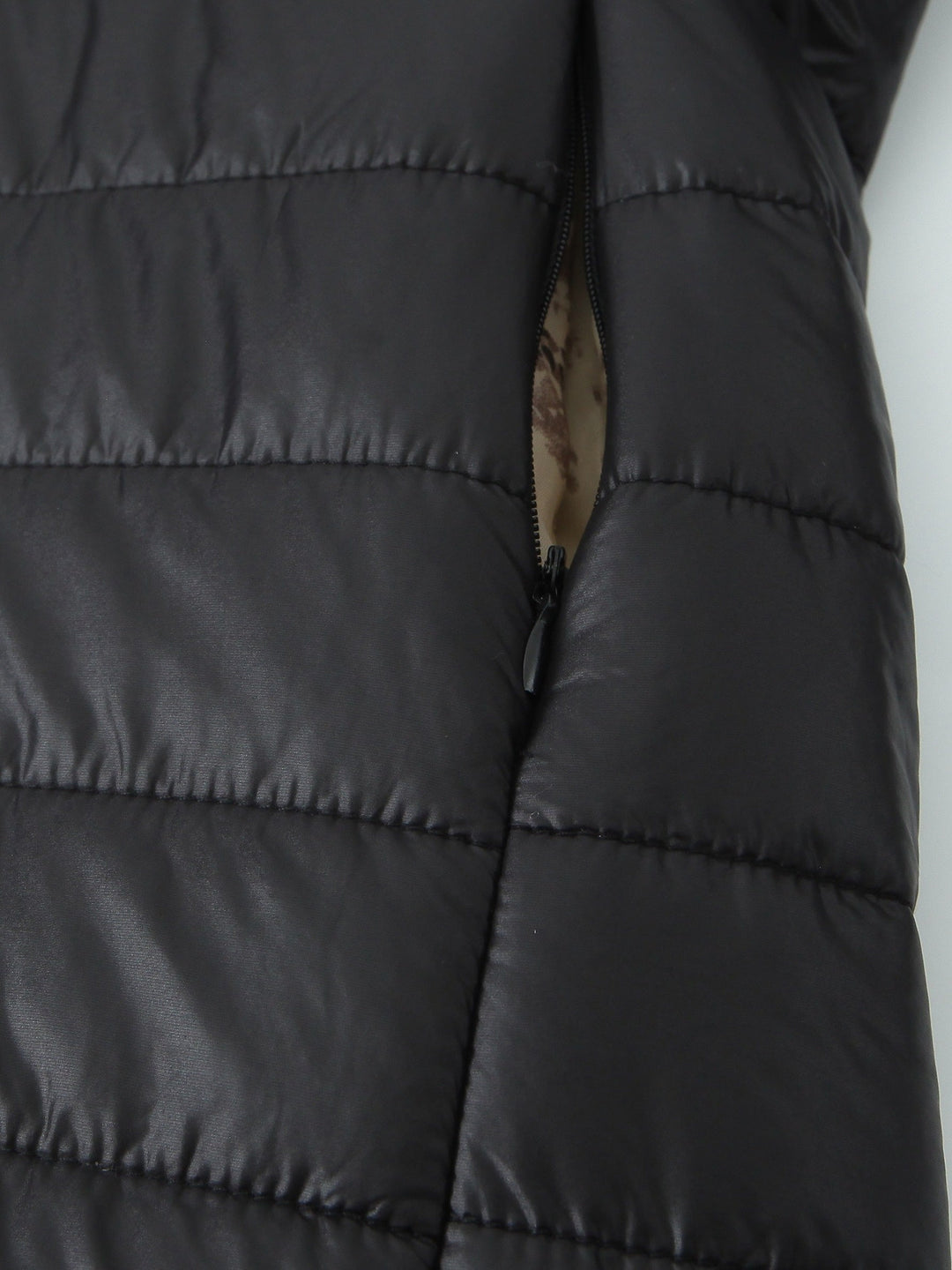EB | Gefütterte Damen Kapuzenjacke In Einfarbigem Design