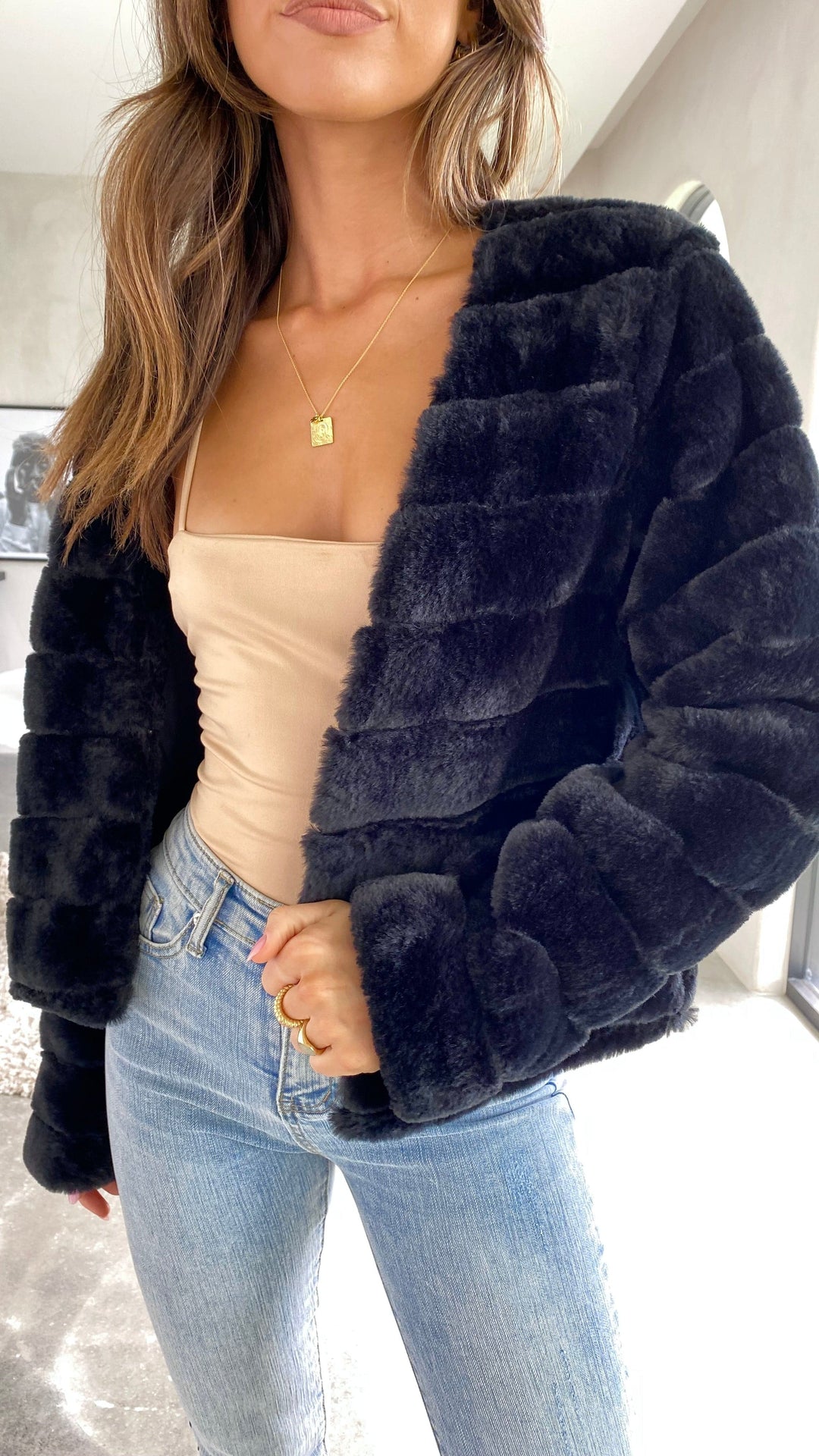 EB | Luxuriöse Damen-Crop-Jacke