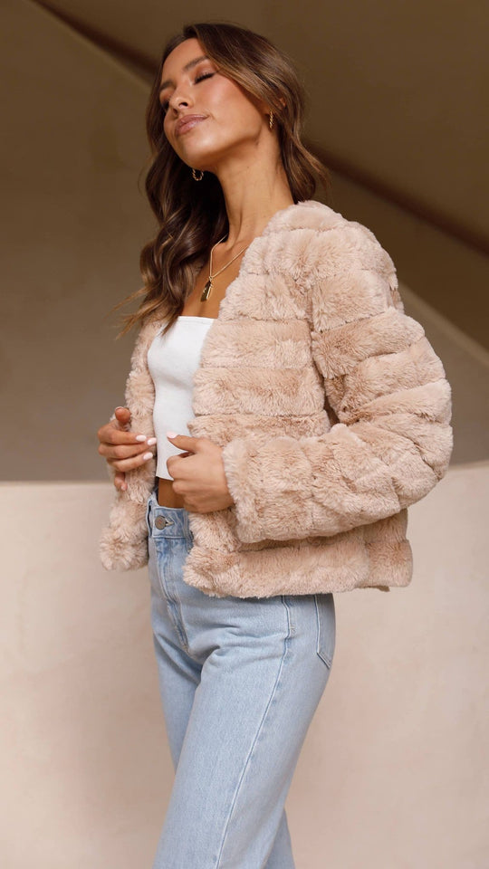 EB | Luxuriöse Damen-Crop-Jacke